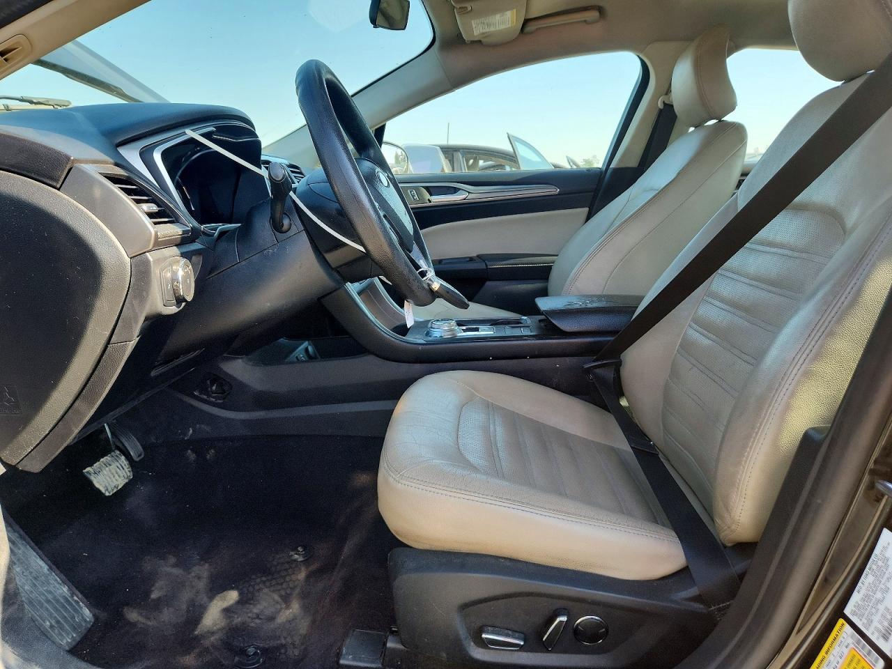 2017 FORD FUSION SE photo 7
