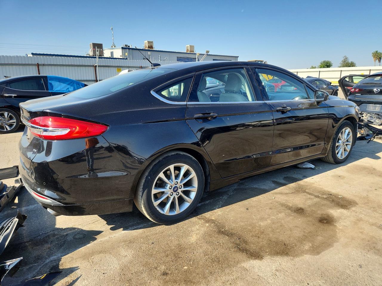 2017 FORD FUSION SE photo 3