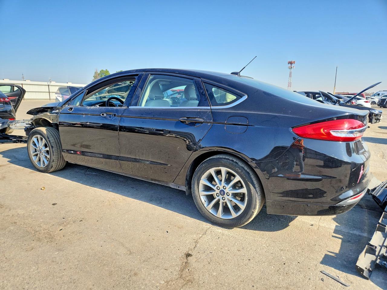 2017 FORD FUSION SE photo 2