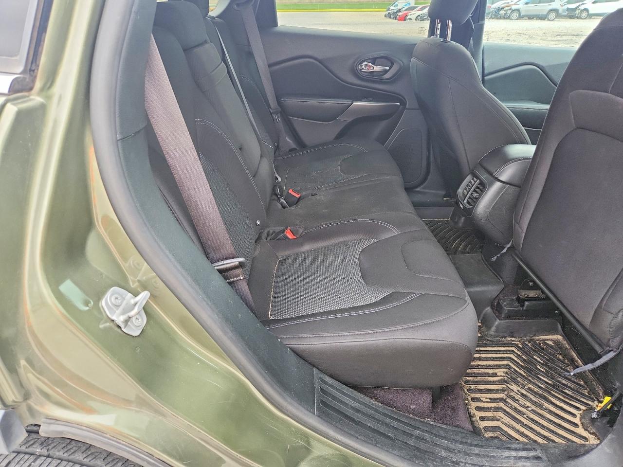 2019 JEEP CHEROKEE LATITUDE photo 31