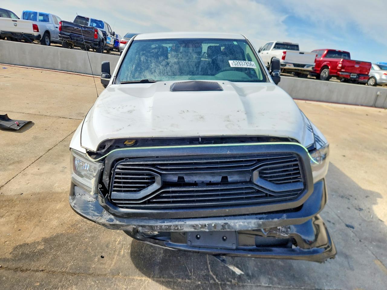 2016 RAM 1500 ST photo 13