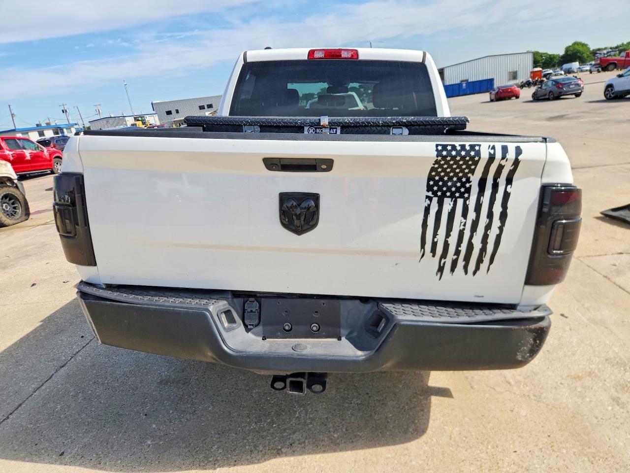 2016 RAM 1500 ST photo 16