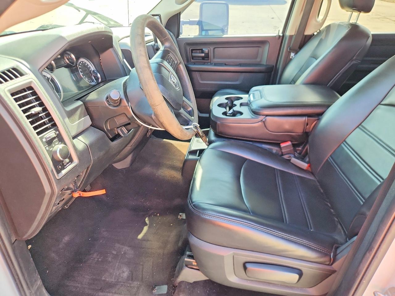 2016 RAM 1500 ST photo 19
