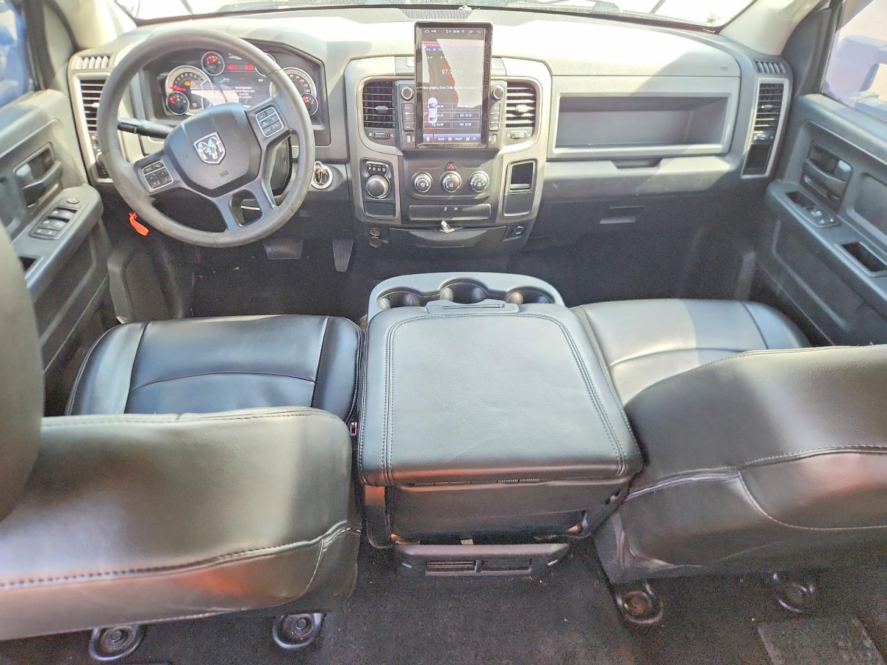 2016 RAM 1500 ST photo 22