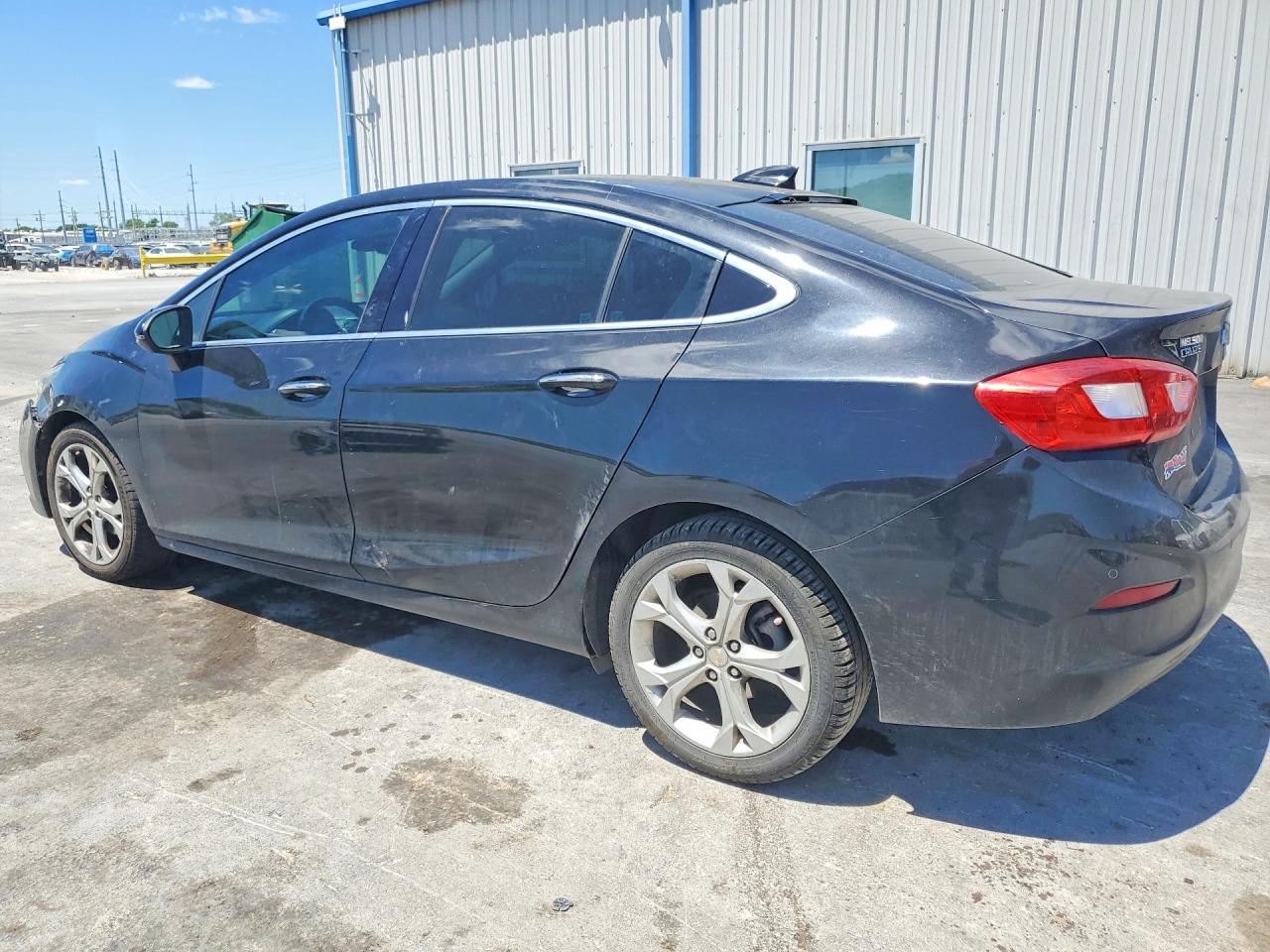 2016 CHEVROLET CRUZE PREMIER photo 3