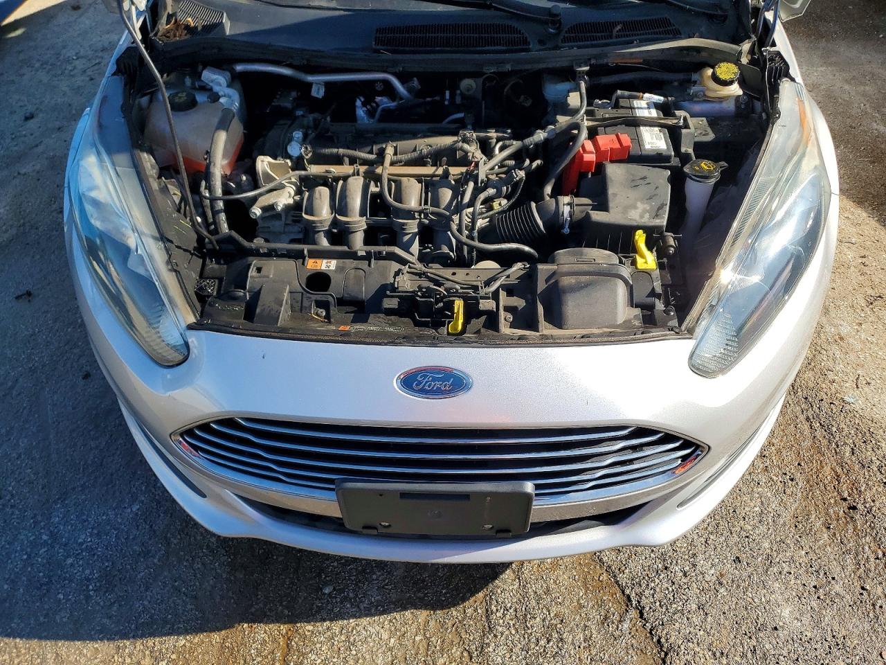 2016 FORD FIESTA S photo 31