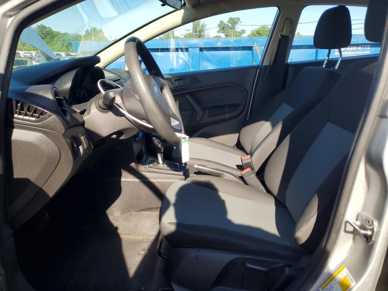 2016 FORD FIESTA S photo 19