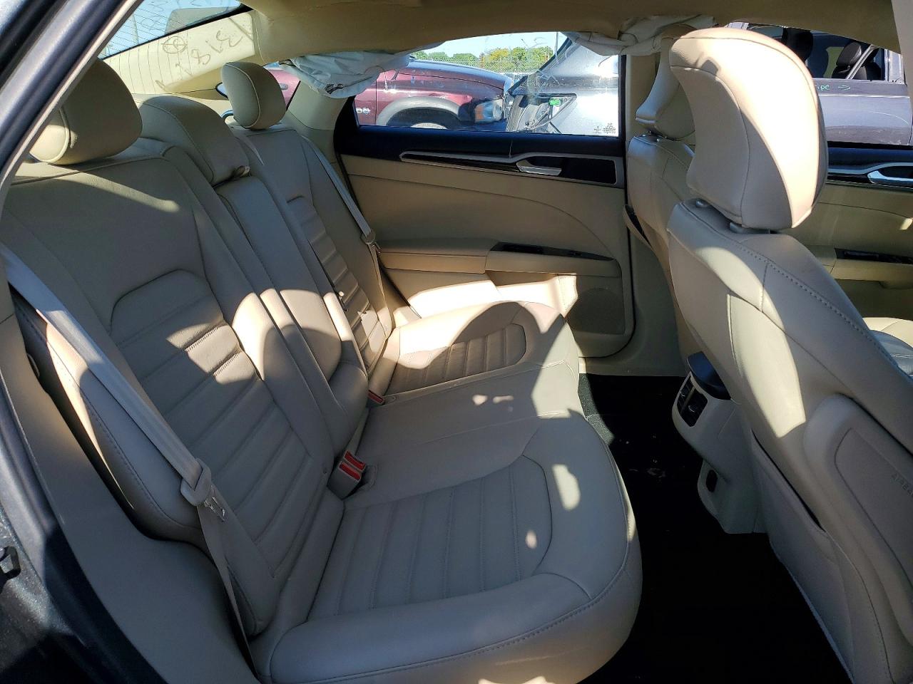 2016 FORD FUSION SE photo 28