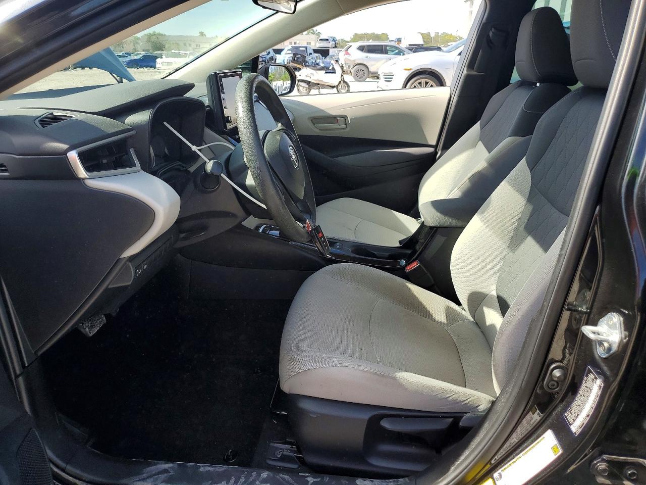 2022 TOYOTA COROLLA LE photo 13