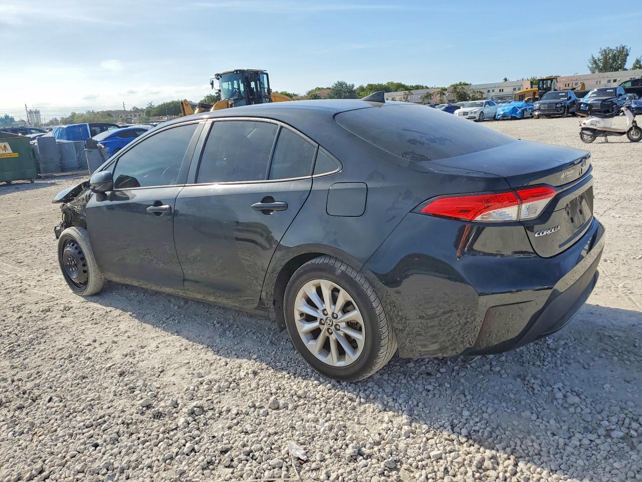 2022 TOYOTA COROLLA LE photo 3