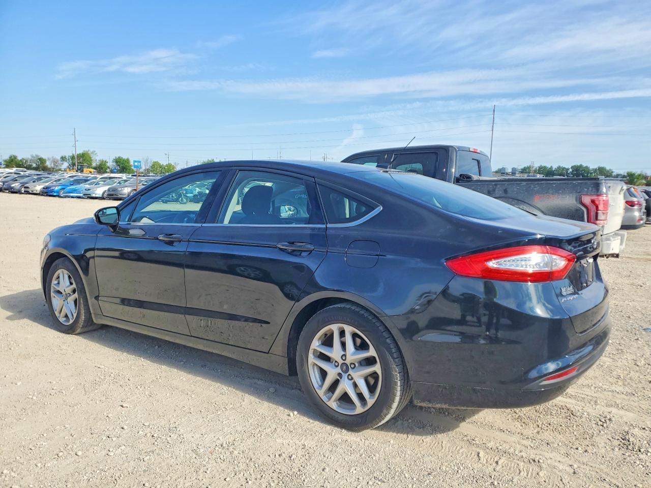 2014 FORD FUSION SE photo 2