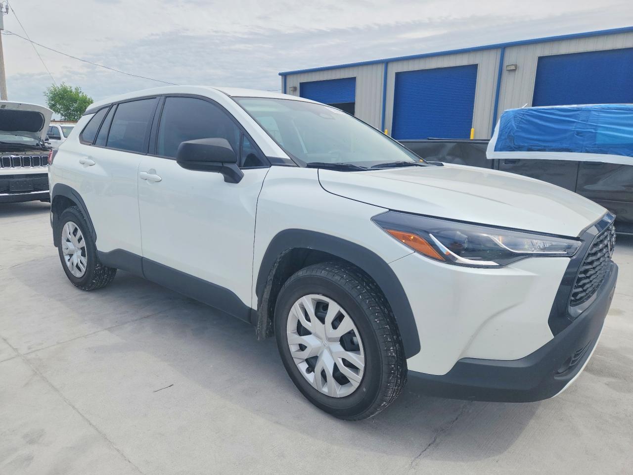 2024 TOYOTA COROLLA CROSS L photo 10