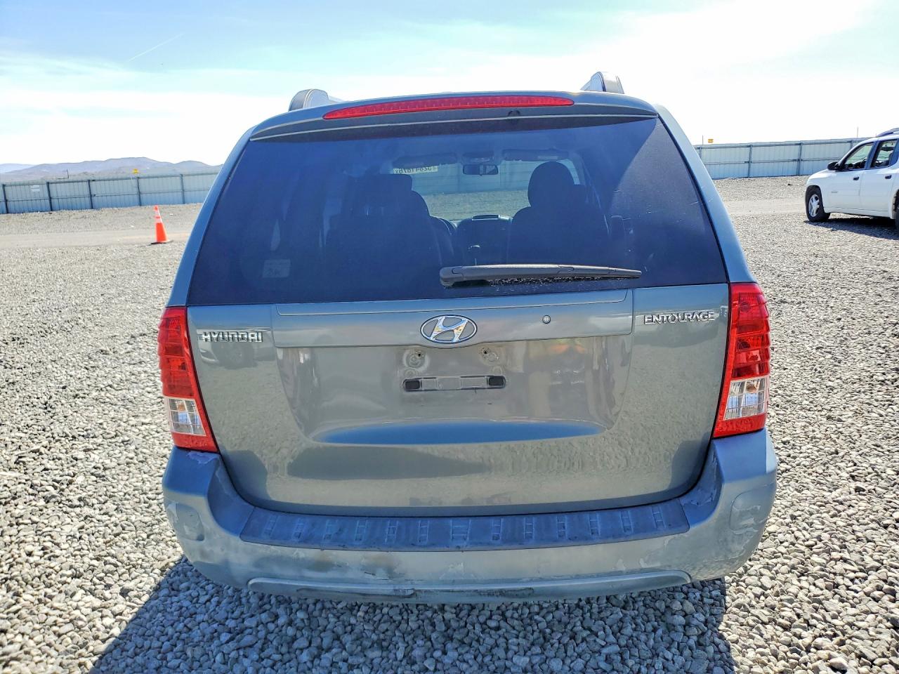 2008 HYUNDAI ENTOURAGE GLS photo 11