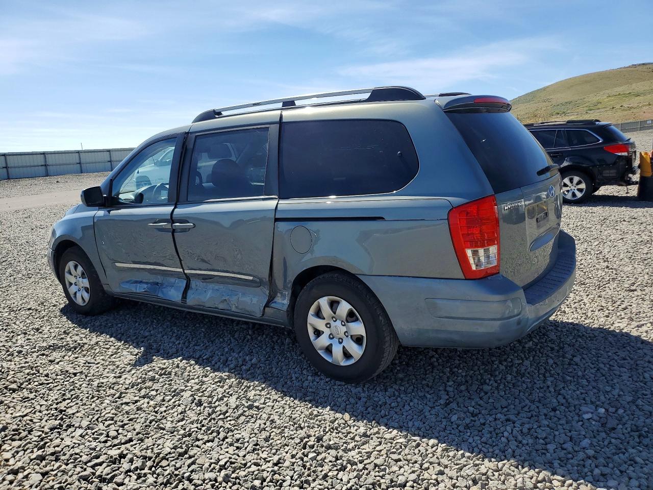 2008 HYUNDAI ENTOURAGE GLS photo 3