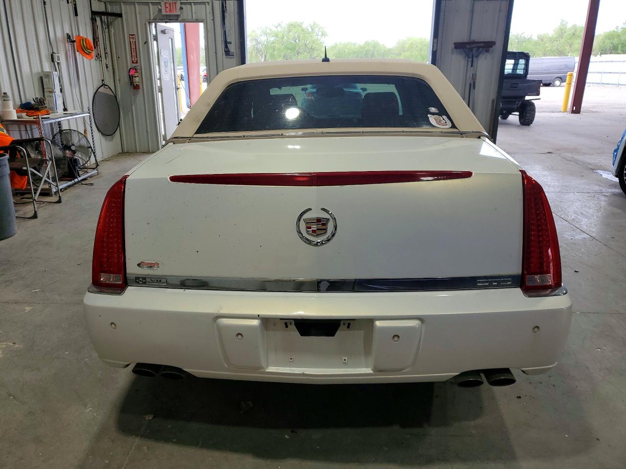 2006 CADILLAC DTS photo 6