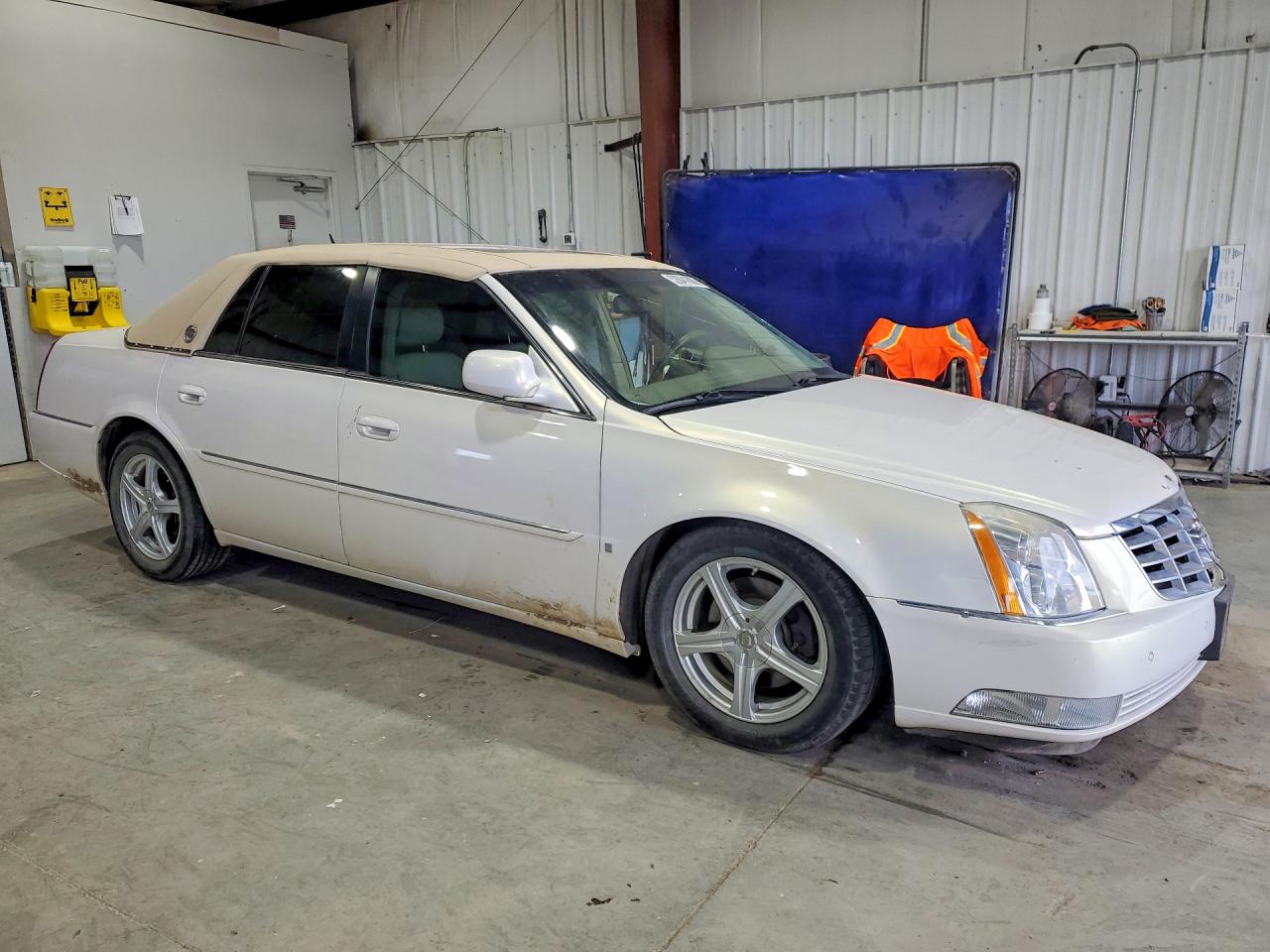 2006 CADILLAC DTS photo 4