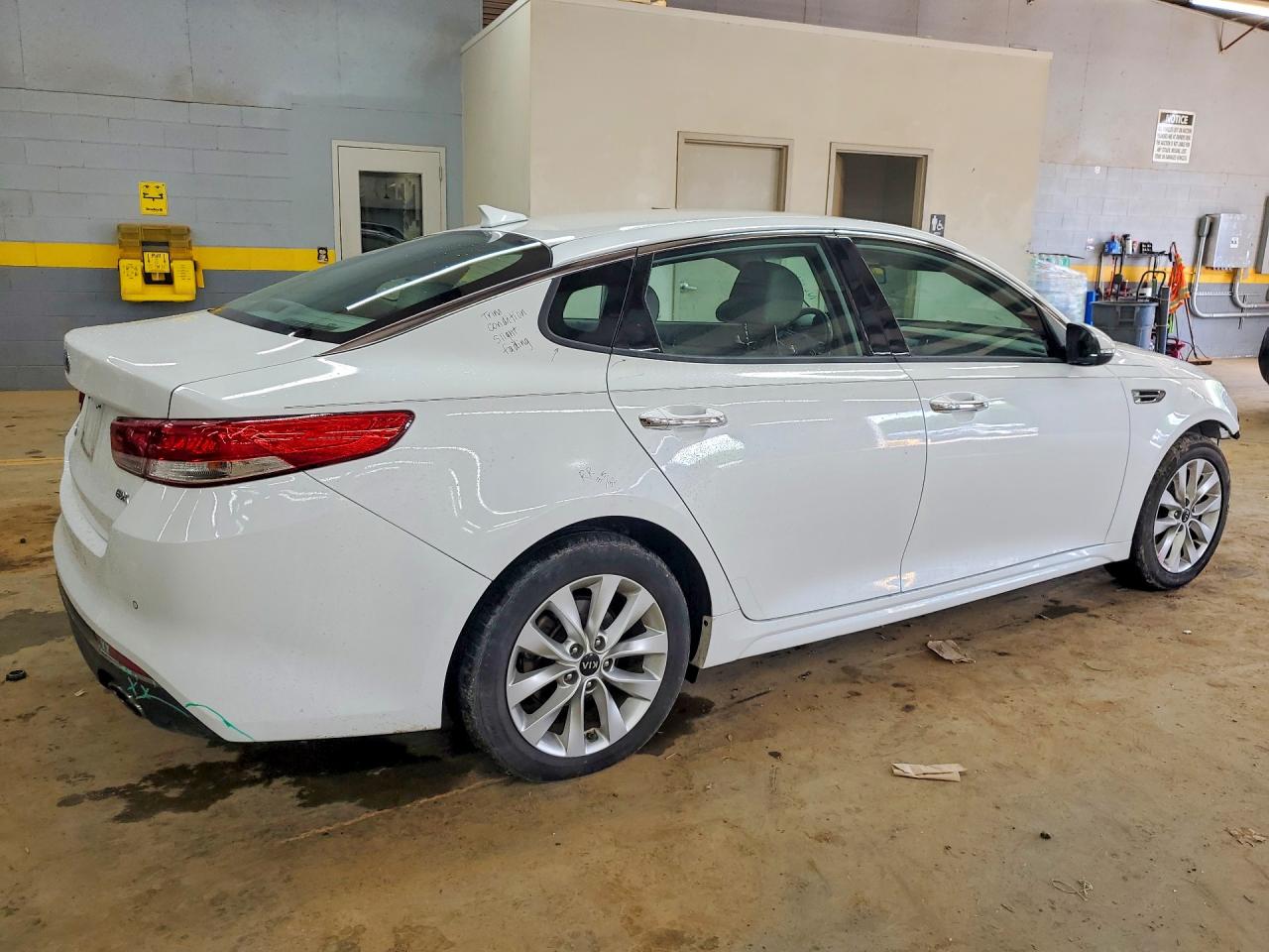 2018 KIA OPTIMA EX photo 5