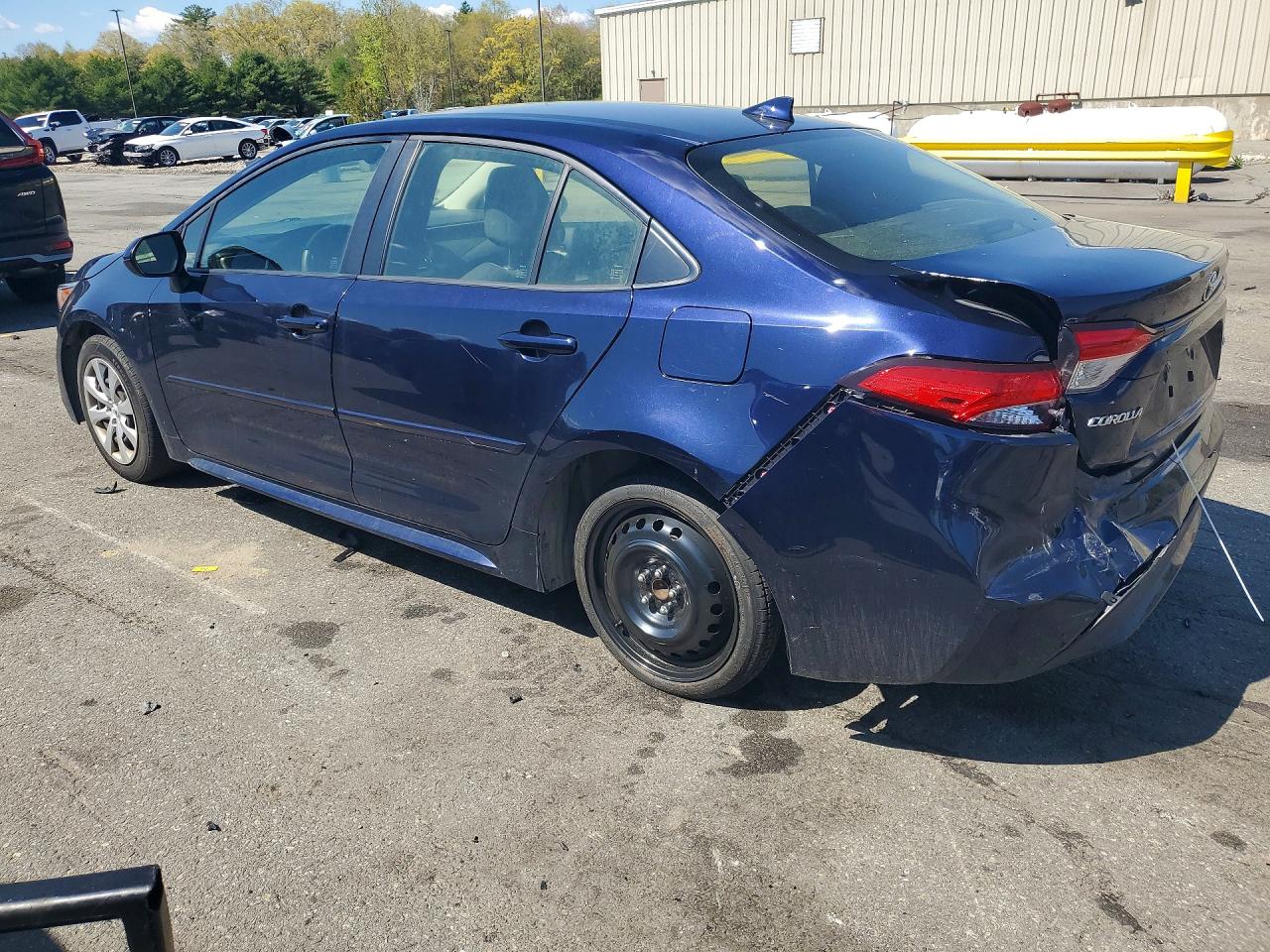 2021 TOYOTA COROLLA LE photo 2