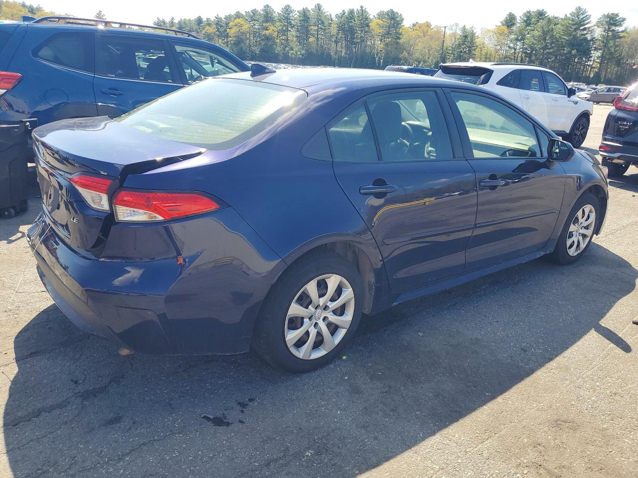 2021 TOYOTA COROLLA LE photo 3