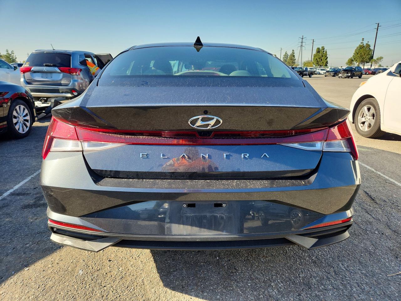 2021 HYUNDAI ELANTRA SEL photo 11