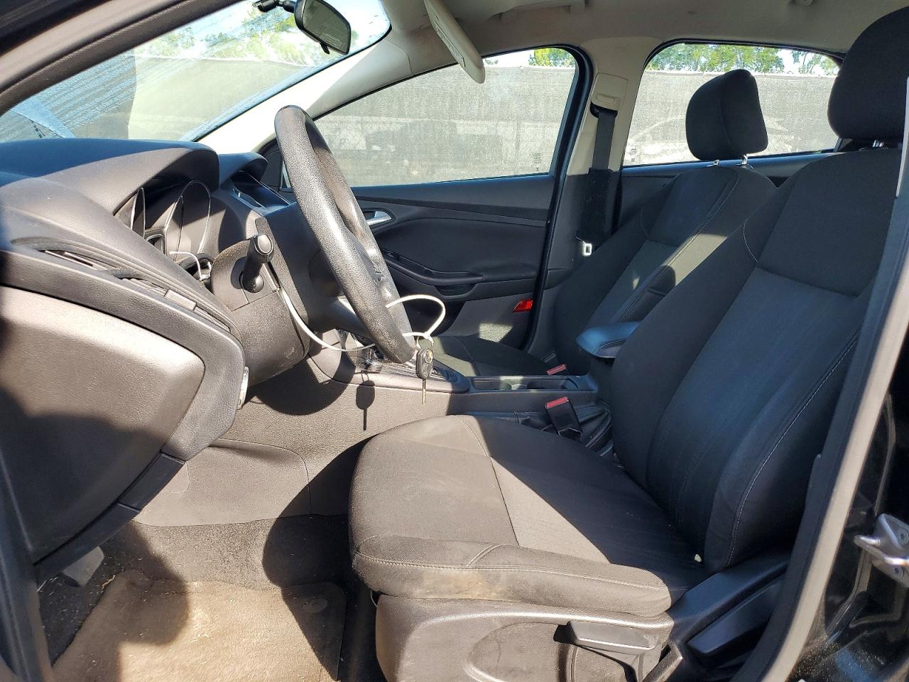 2015 FORD FOCUS SE photo 13
