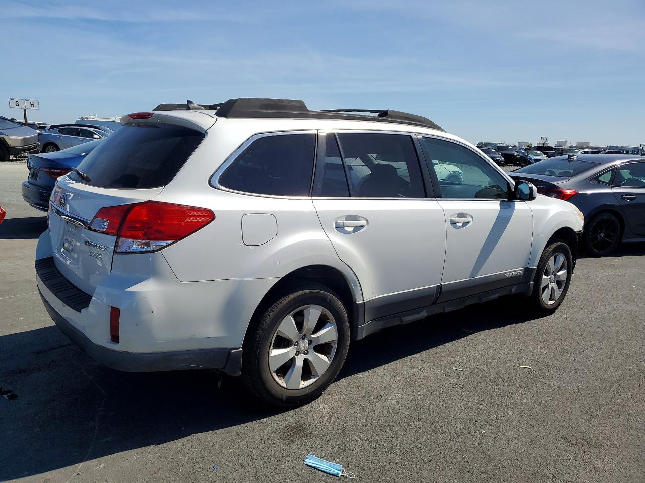 2011 SUBARU OUTBACK 2.5I LIMITED photo 3