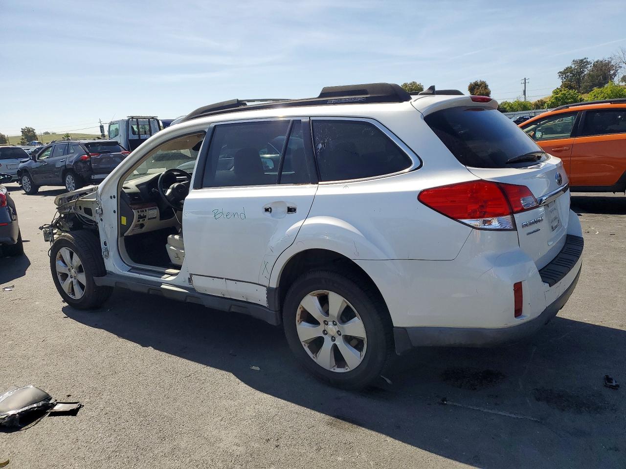 2011 SUBARU OUTBACK 2.5I LIMITED photo 2