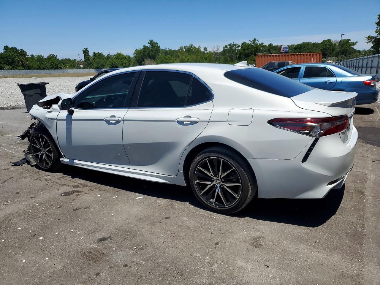 2024 TOYOTA CAMRY SE photo 3