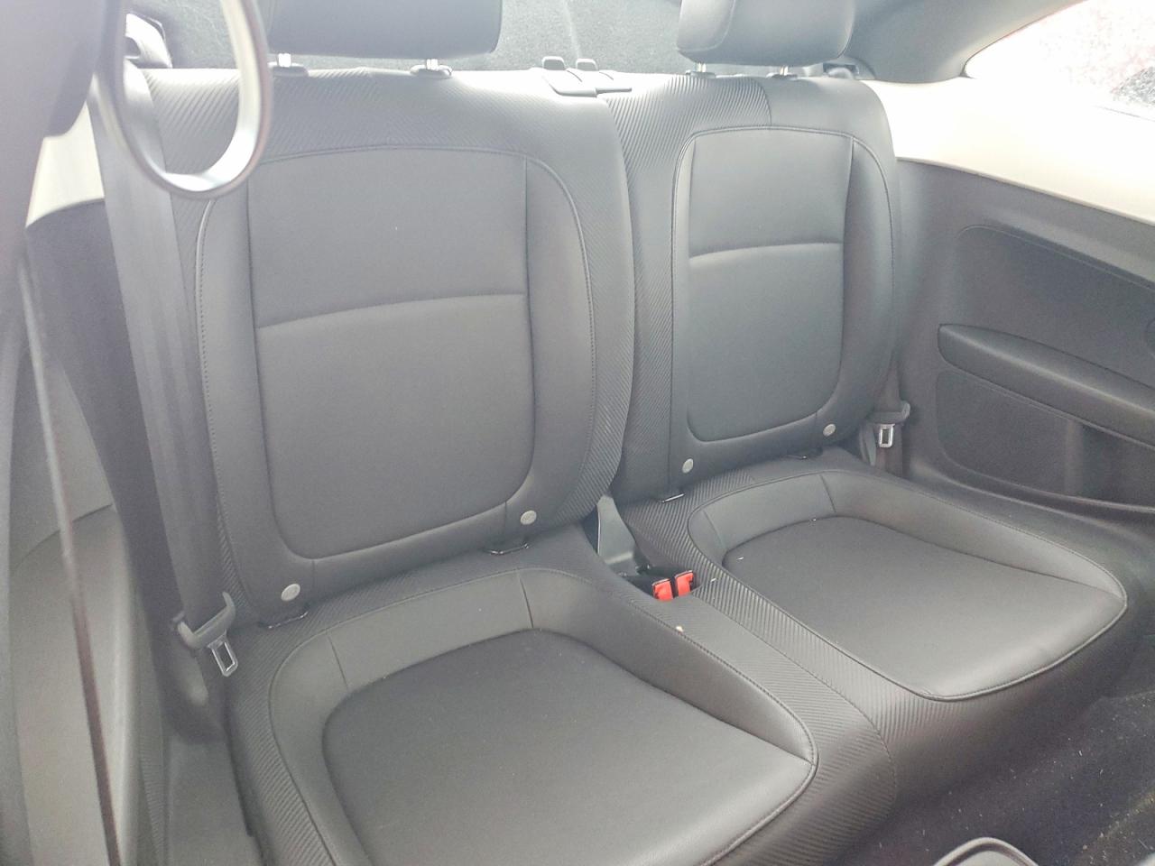 2014 VOLKSWAGEN BEETLE photo 19