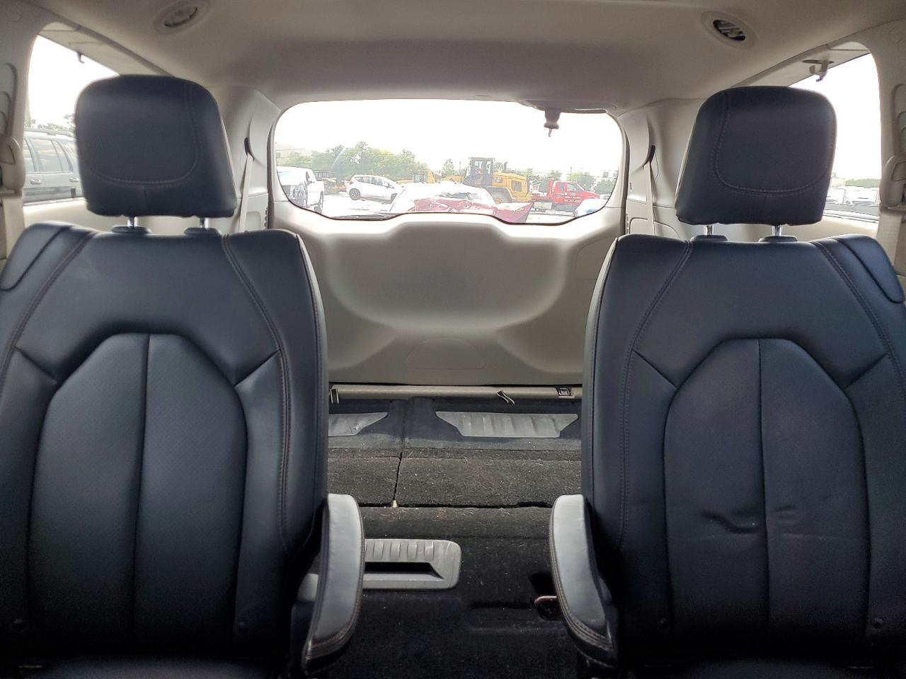 2019 CHRYSLER PACIFICA TOURING L photo 28