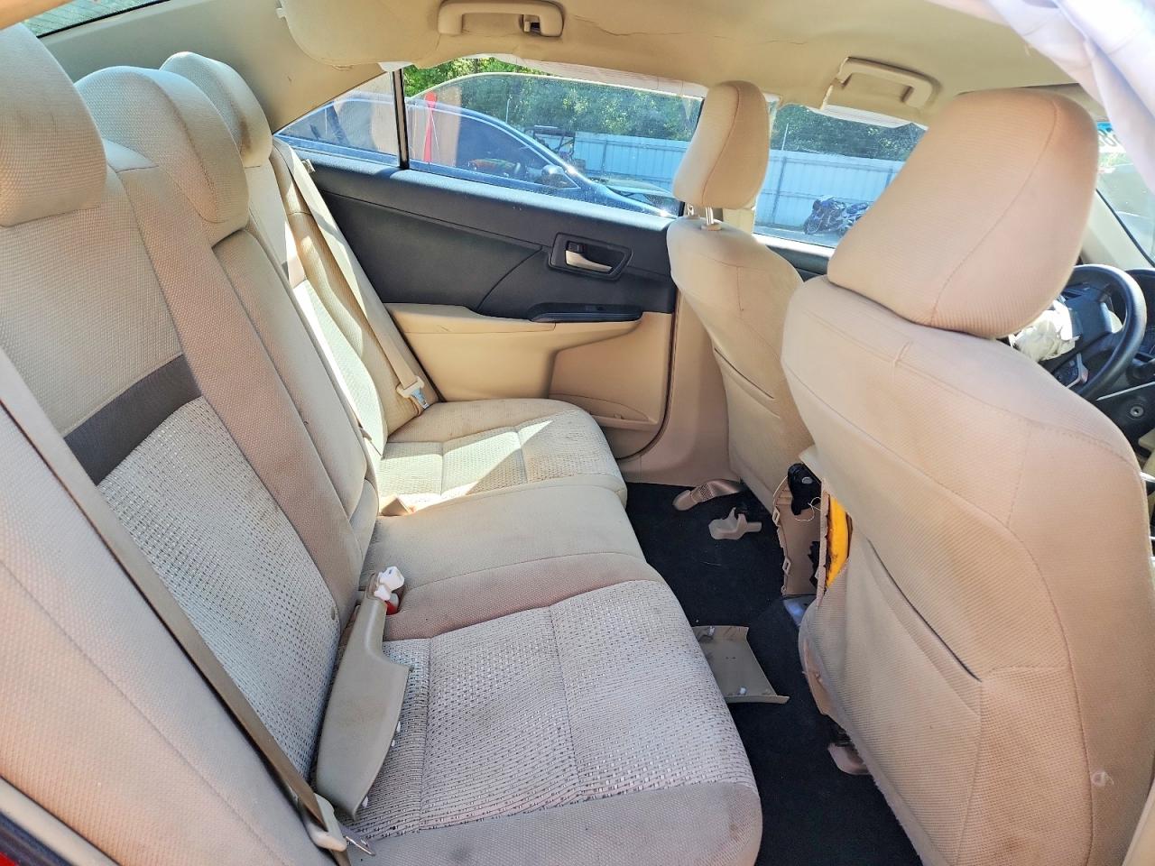2014 TOYOTA CAMRY LE photo 10