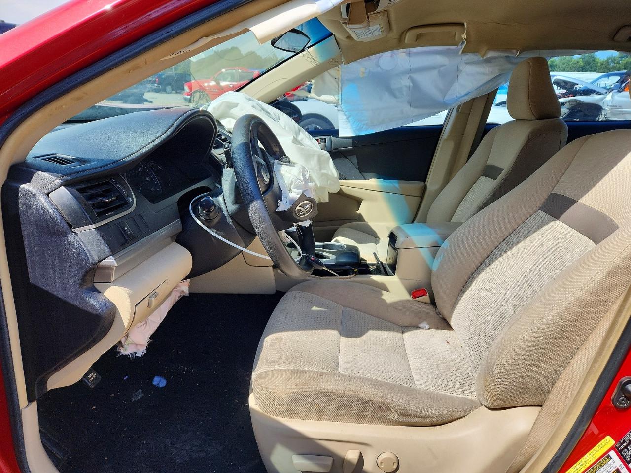 2014 TOYOTA CAMRY LE photo 7