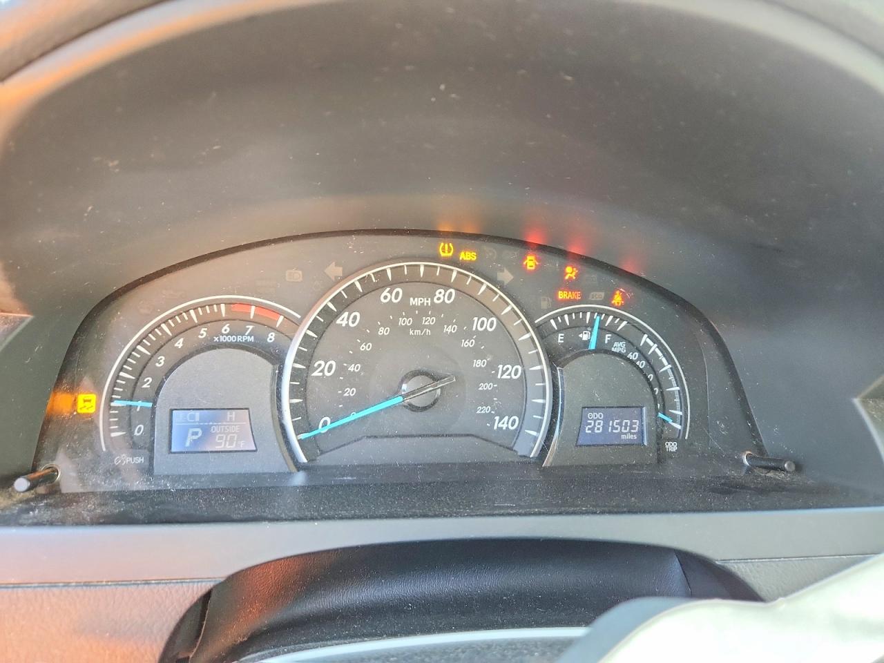 2014 TOYOTA CAMRY LE photo 9