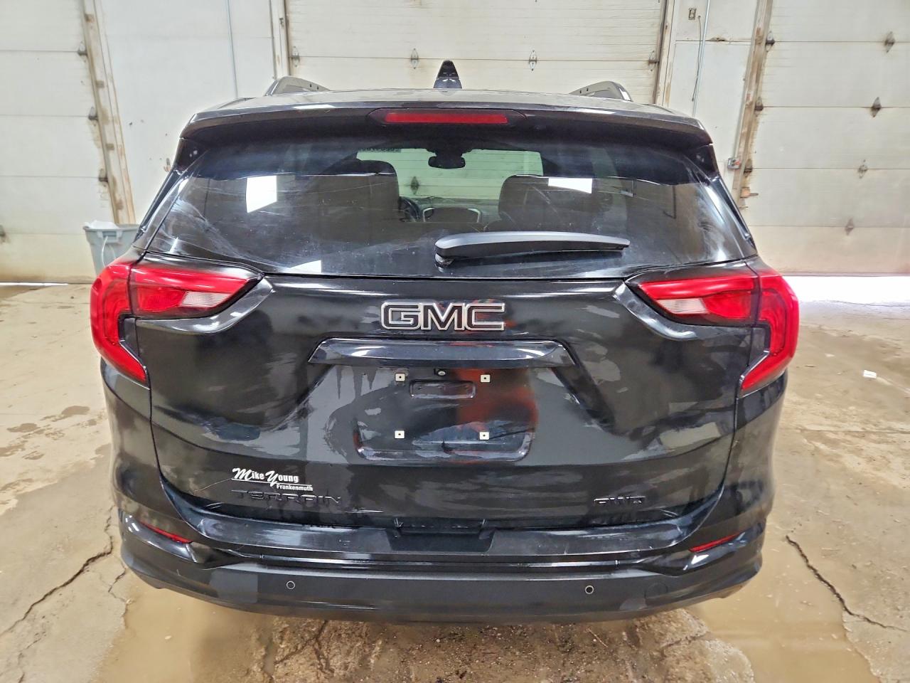 2019 GMC TERRAIN SLT photo 16
