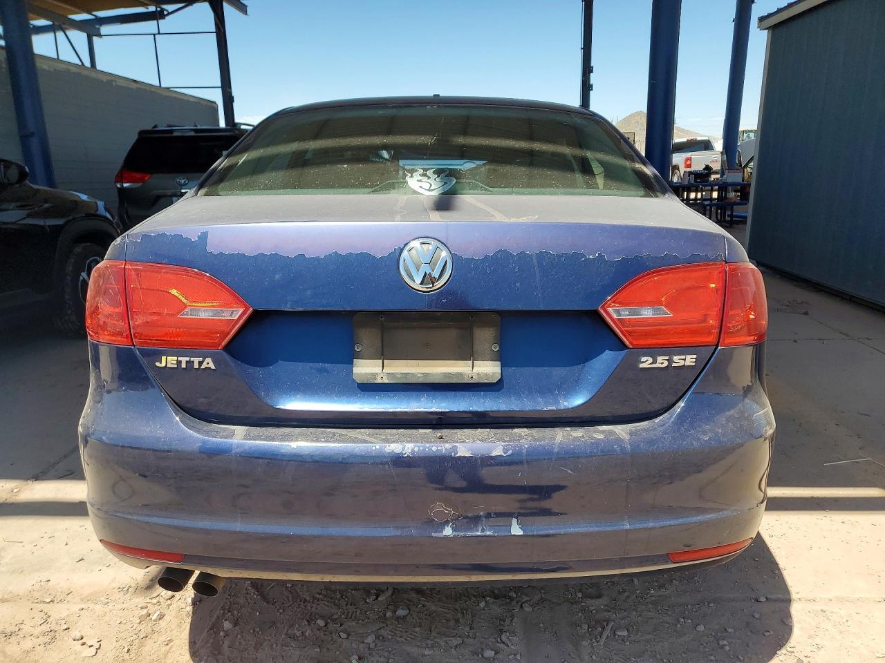 2011 VOLKSWAGEN JETTA SE photo 11