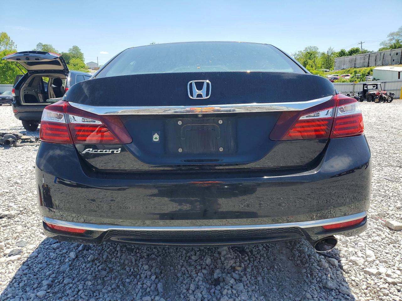 2016 HONDA ACCORD LX photo 11