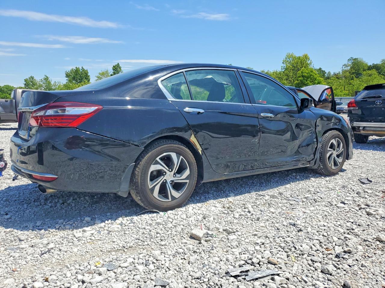 2016 HONDA ACCORD LX photo 5