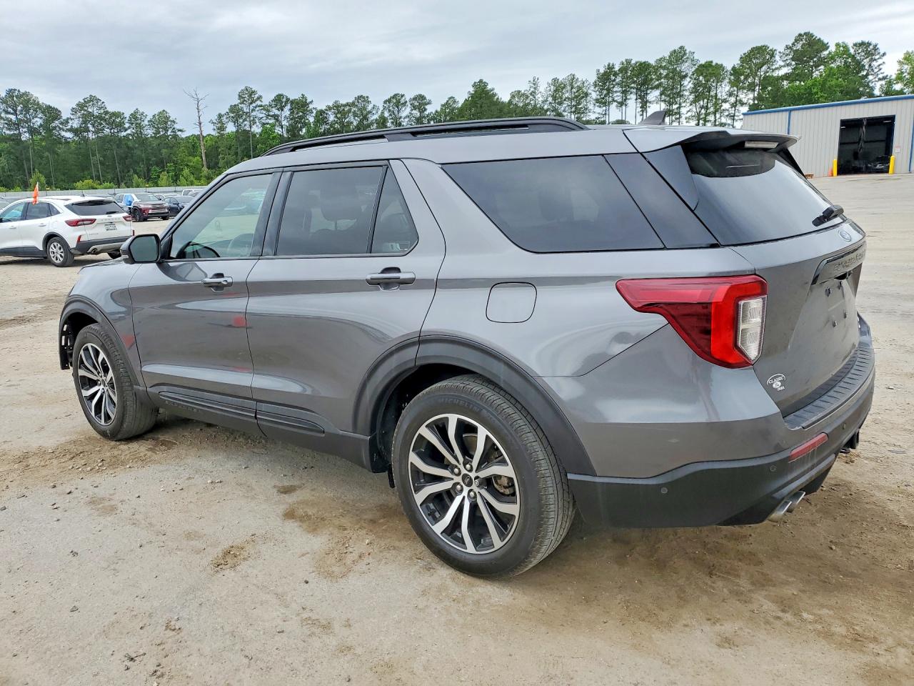 2021 FORD EXPLORER ST photo 4