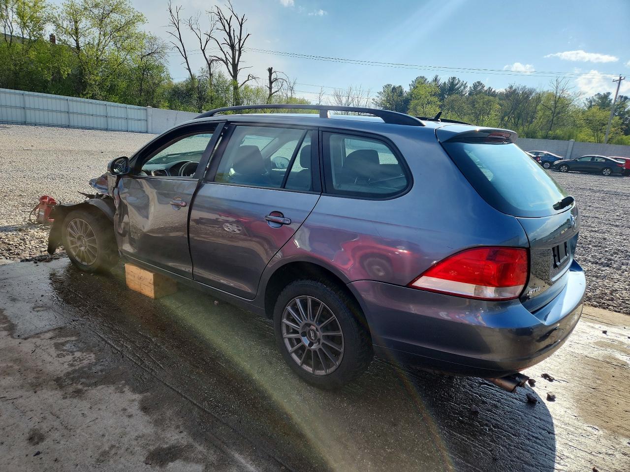 2014 VOLKSWAGEN JETTA S photo 2