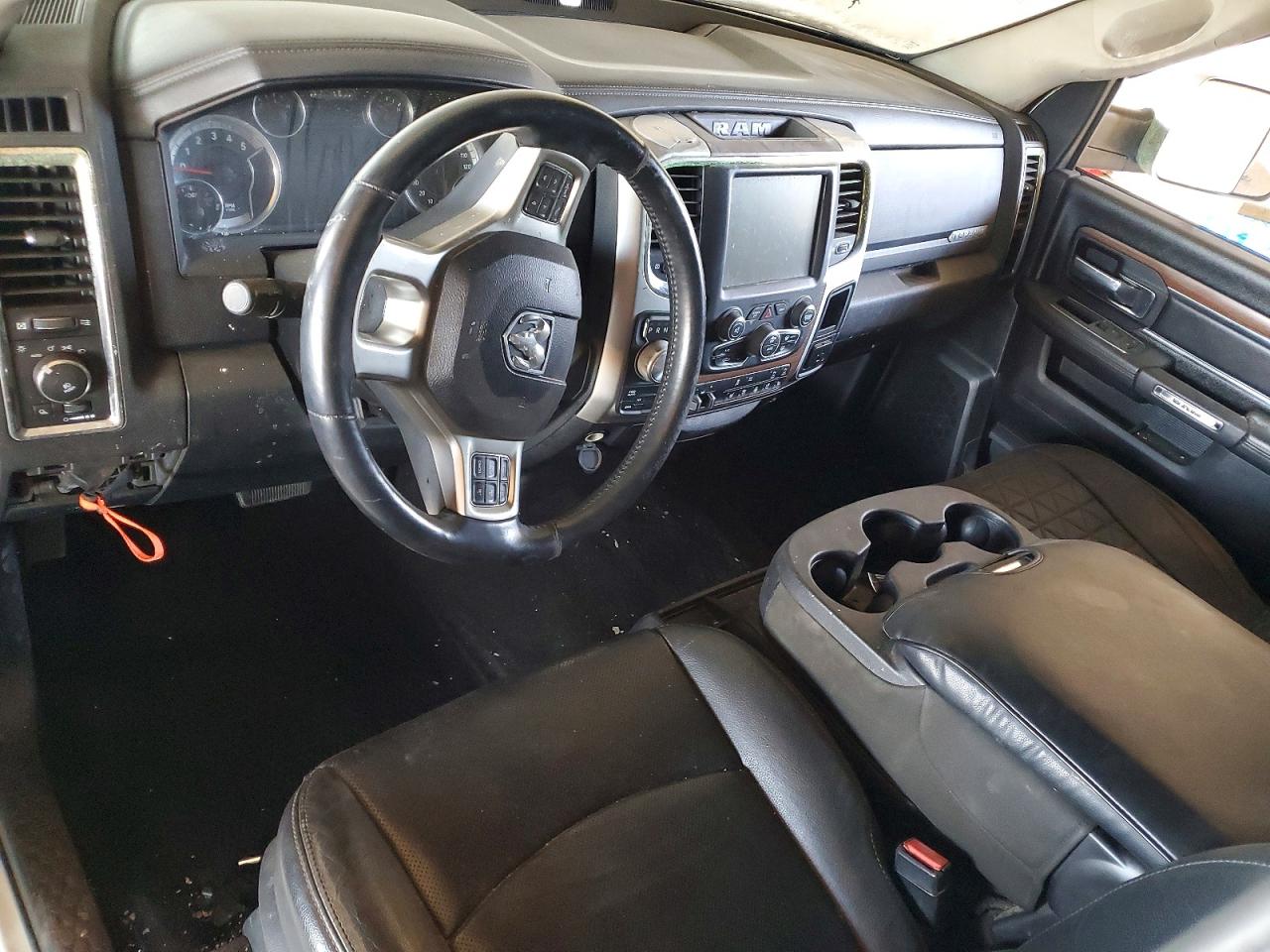 2016 RAM 1500 LARAMIE photo 15