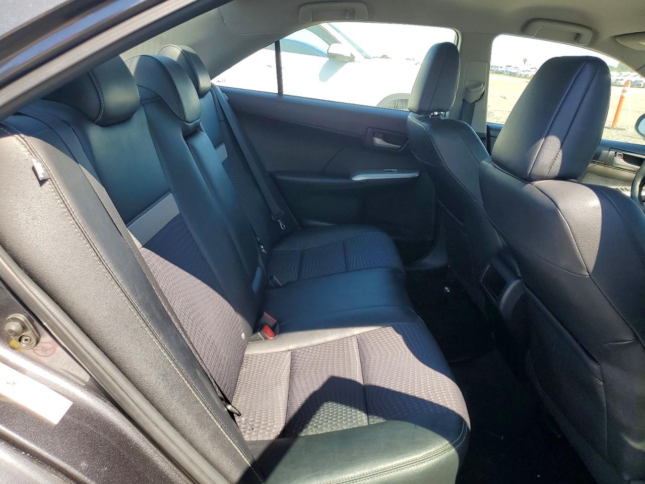 2012 TOYOTA CAMRY SE photo 19