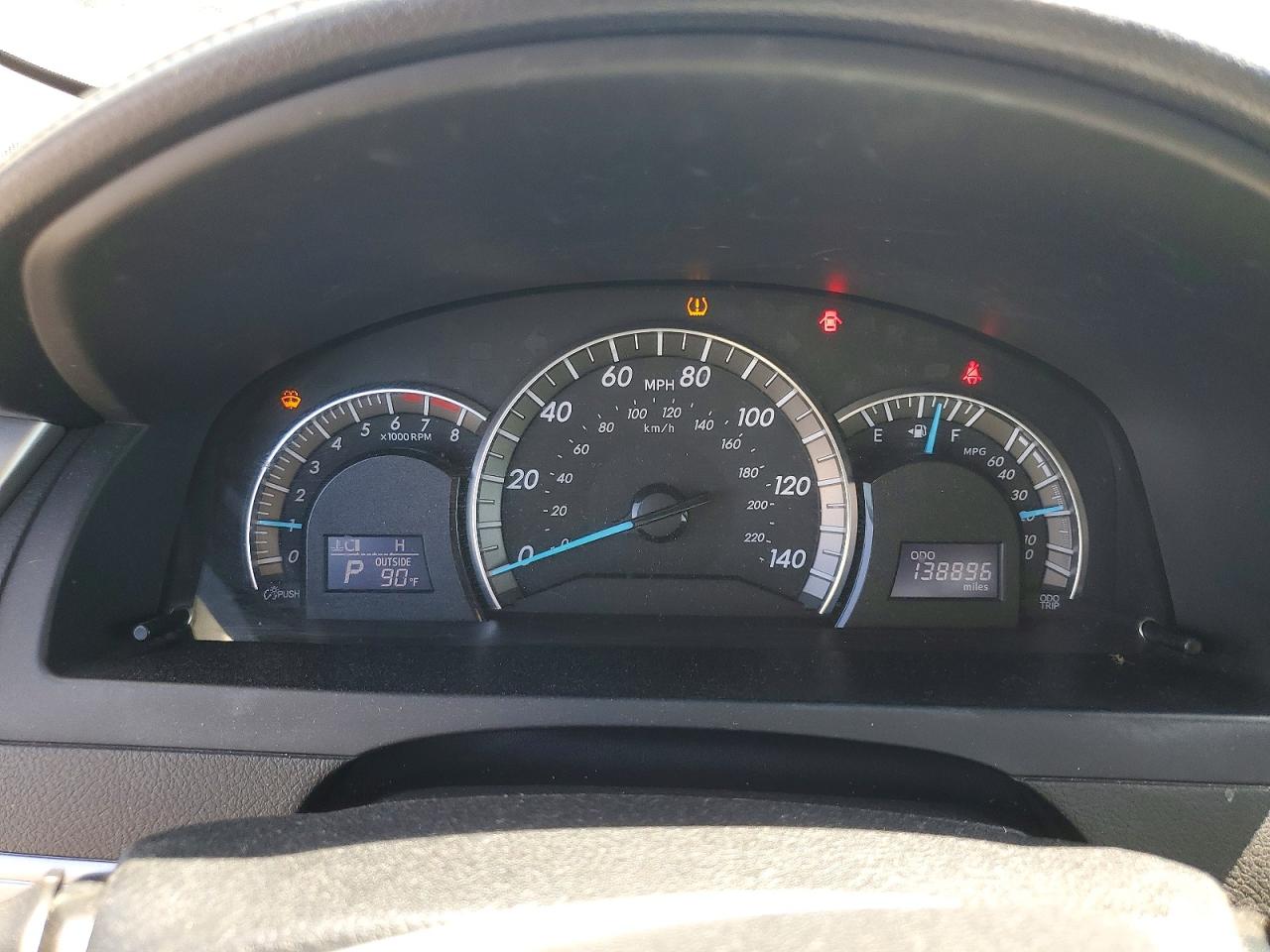 2012 TOYOTA CAMRY SE photo 17