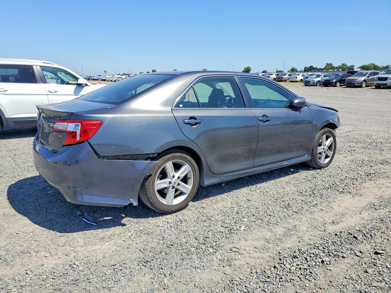 2012 TOYOTA CAMRY SE photo 5