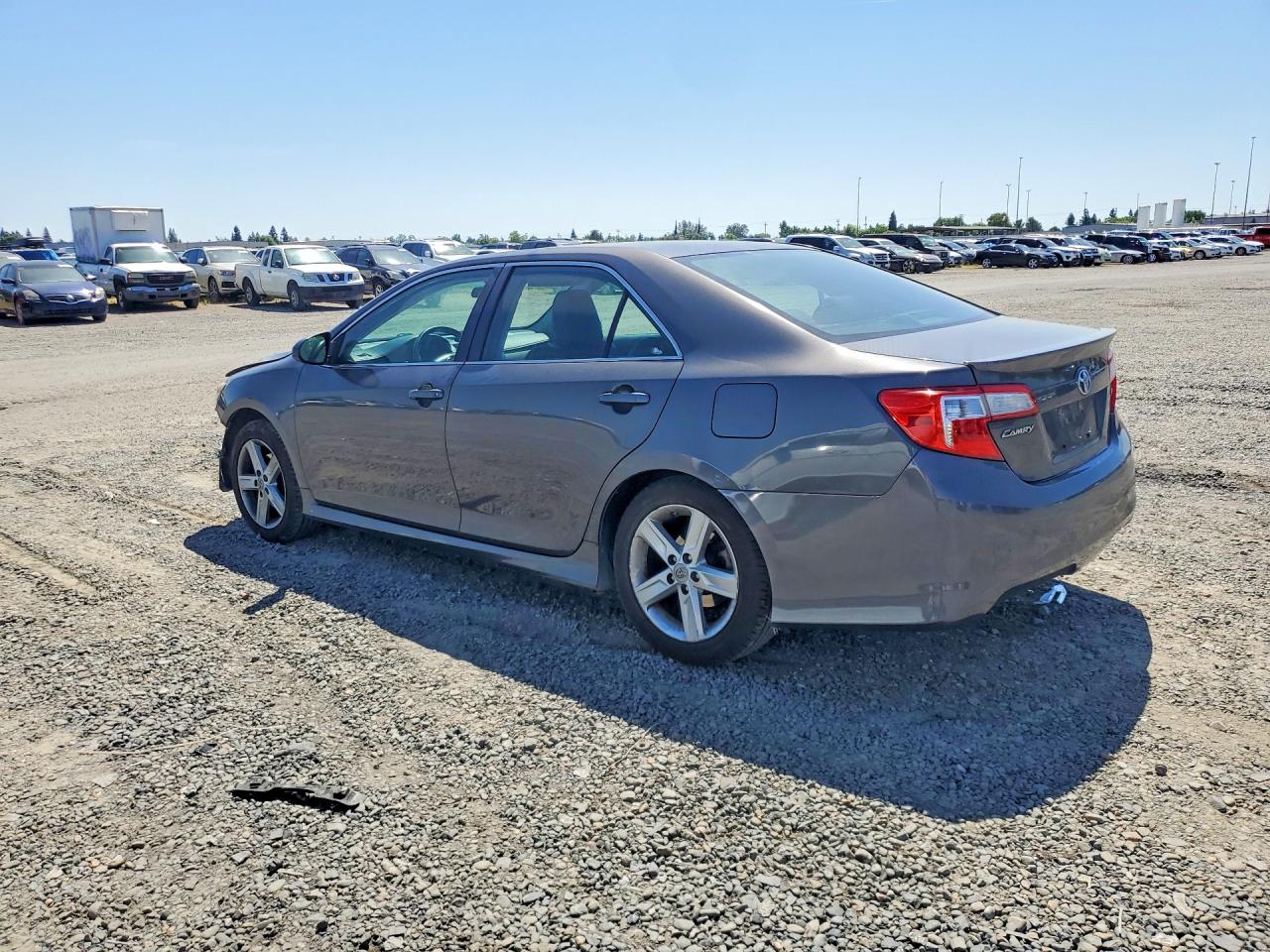 2012 TOYOTA CAMRY SE photo 3