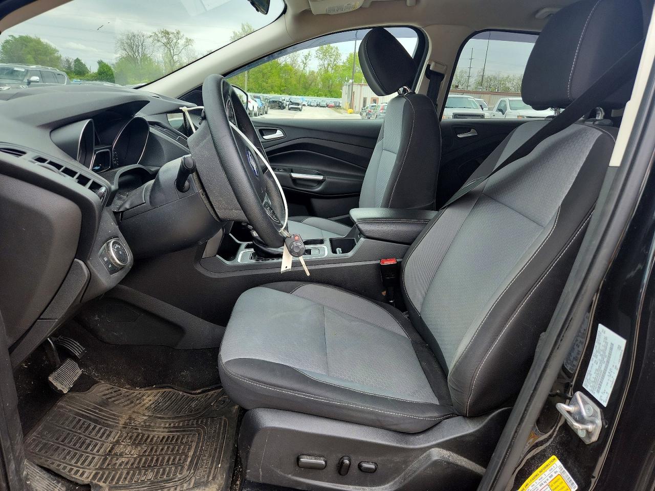 2017 FORD ESCAPE SE photo 13