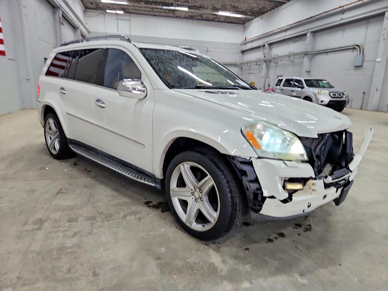 2010 MERCEDES-BENZ GL 550 4MATIC photo 7