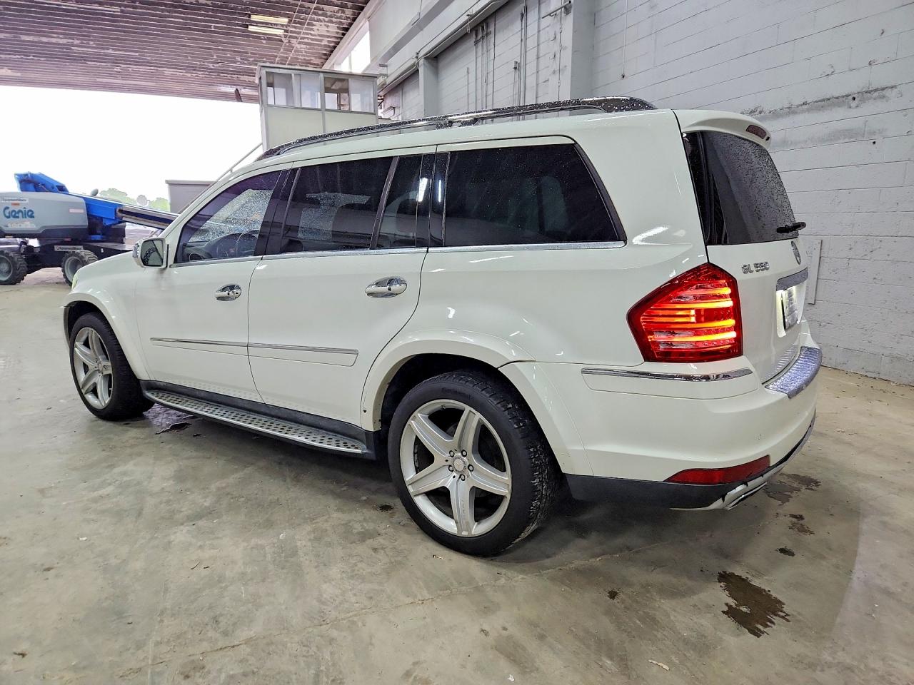 2010 MERCEDES-BENZ GL 550 4MATIC photo 3