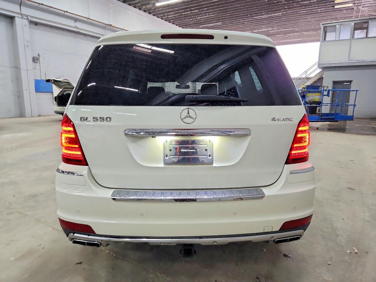 2010 MERCEDES-BENZ GL 550 4MATIC photo 11