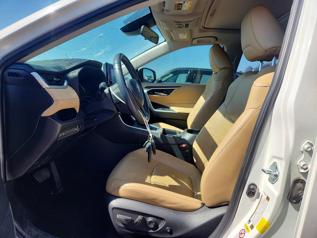 2019 TOYOTA RAV4 XLE PREMIUM photo 19