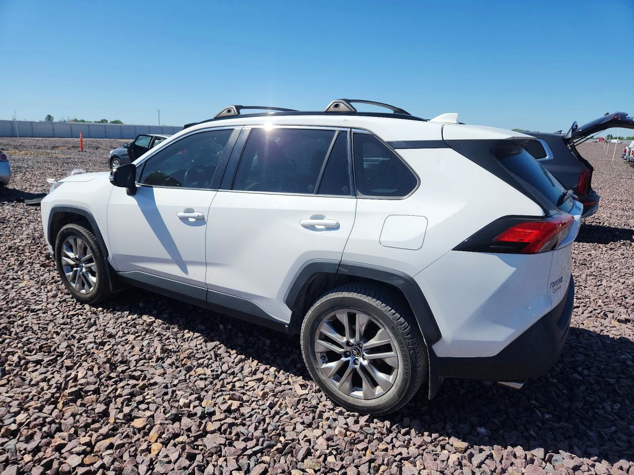 2019 TOYOTA RAV4 XLE PREMIUM photo 4